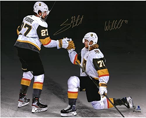 Shea Theodore & William Karlsson Vegas Arany Lovagok Dedikált 16 x 20 Spotlight Fénykép - Dedikált NHL-Fotók