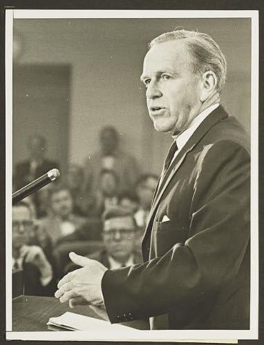 HistoricalFindings Fotó: Roswell Leavitt Gilpatric Beszél,Pódium,Sajtótájékoztató,Tisztviselők,1961